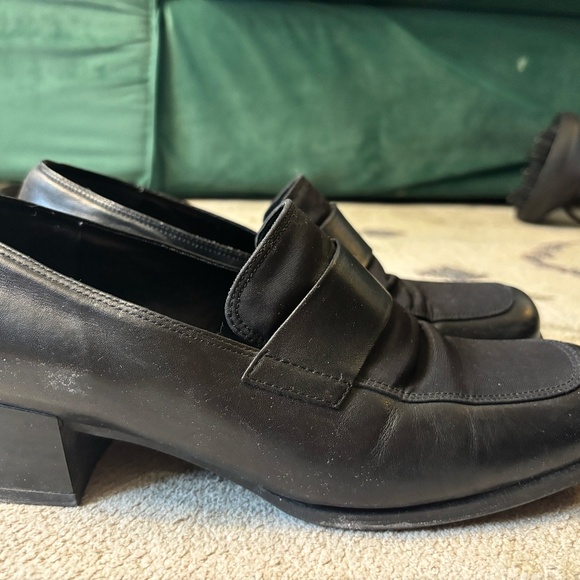 Vintage 90s /y2k black loafer heels - Picture 5 of 9
